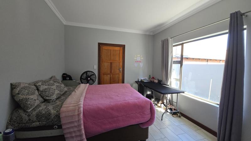 2 Bedroom Property for Sale in Gateway Manor North West